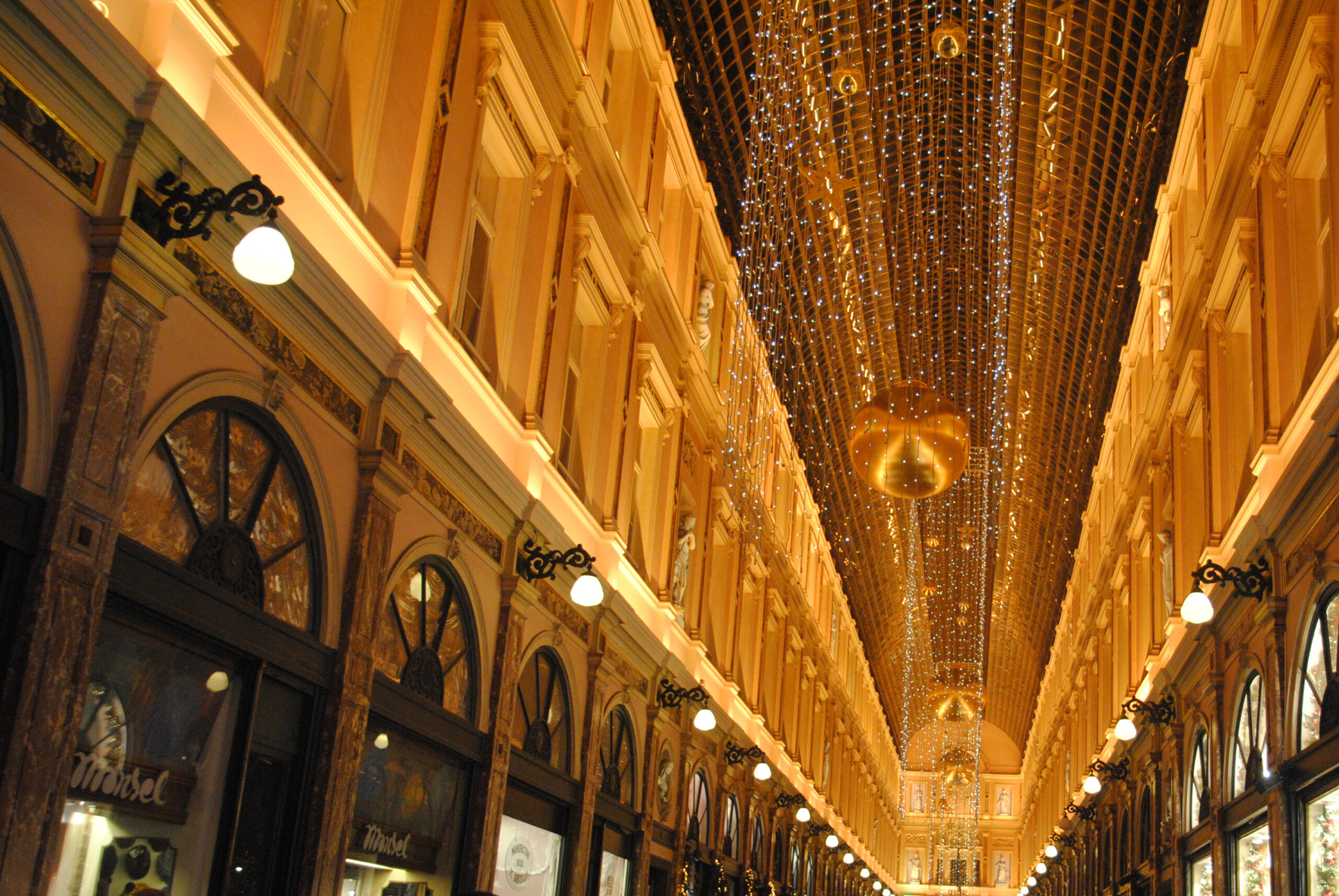 ベルギー】ヨーロッパ最古のアーケードでブリュッセルのとっておきを